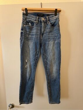 Lucky Brand Light Blue Skinny Jeans with Subtle Distress